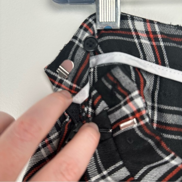 Hot Topic Tiered Mini Skirt Plus Size 2X Black Red Plaid Goth Grunge Emo Punk - Picture 5 of 8